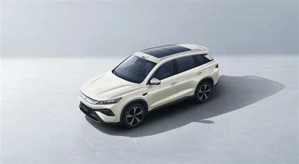 9.99万起！比亚迪宋Pro DM-i飞驰版上市：起步220km长续航