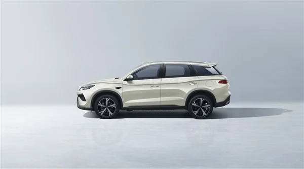 9.99万起！比亚迪宋Pro DM-i飞驰版上市：起步220km长续航