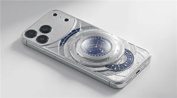 35万起售！Caviar推出iPhone 17 Pro Max典藏版：机身可拆装瑞士名表