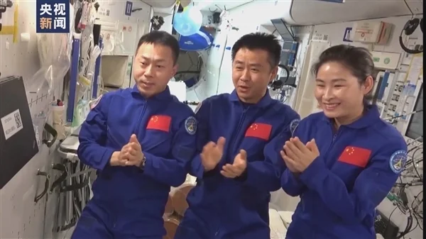 神舟十四航天员在太空等待“问天”：3室2厅的大房子飞来啦