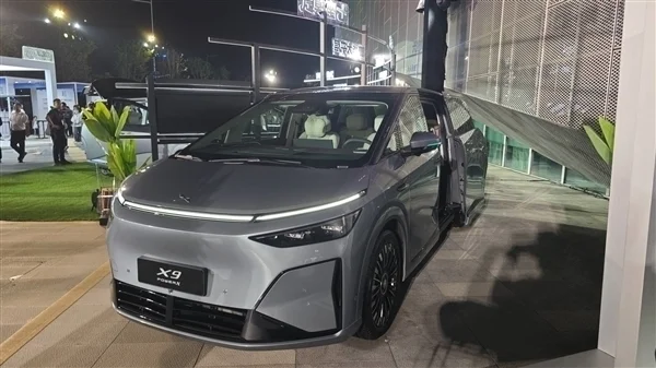 X9超级增程订单火爆!小鹏高管:建议立刻下单争取开回家过年