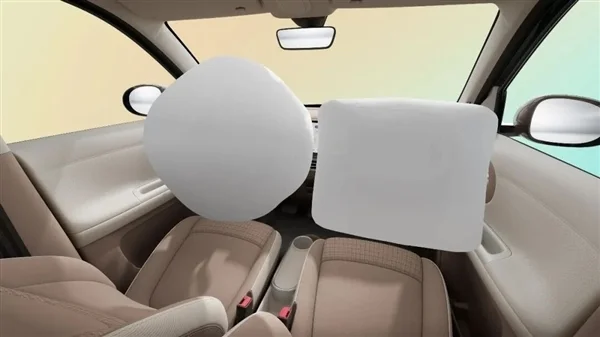 微型代步车之王焕新!新一代五菱宏光MINIEV上市:4.48万起