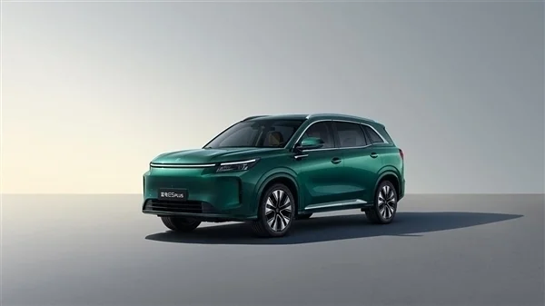 限时7.98万起 蓝电E5 PLUS先享版上市：165km纯电续航最长