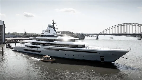 “G胖”5亿美元拿下全球第50大超级游艇:内含15台高性能游戏PC