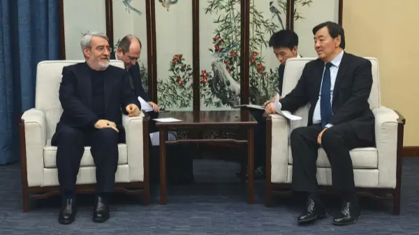 中国中东问题特使会见伊朗驻华大使