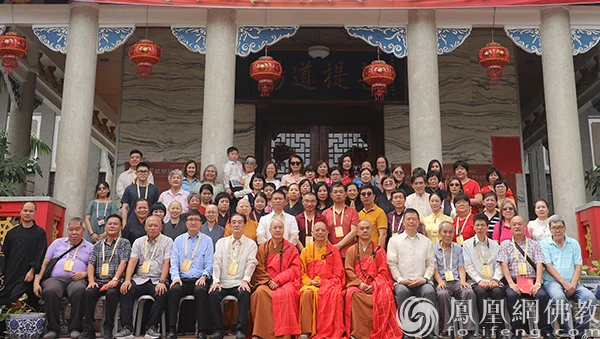 凝聚中华情 共筑培育梦：菲律宾龙华学校举行31周年校庆暨新届董事就职典礼