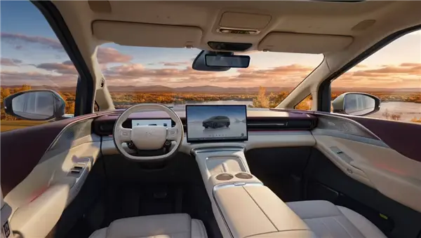 4-7座模式一键搞定!小鹏X9超级增程车型全球首发三排电动三折叠