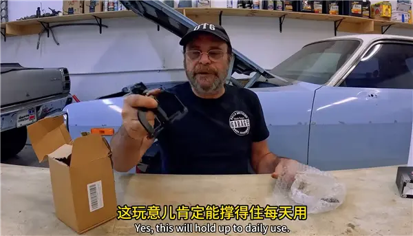 美机械师收到中国赠品后感慨万千：这才是做生意该有的样子