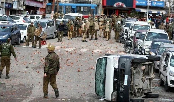 2019年普尔瓦马袭击事件导致印度40多人死亡/英国《卫报》
