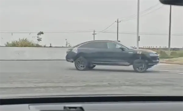 套了个S9的壳子 享界神秘新车路试：离地间隙超高