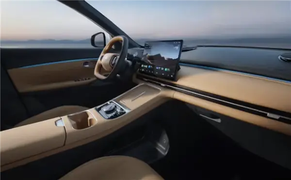 汽车行业首家！吉利宣布自研大模型已与DeepSeek深度融合(图1)