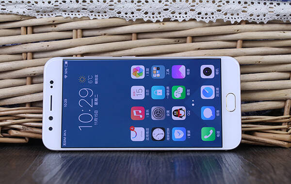 vivo发布x9/x9 plus和xplay6:均具备双摄 2798元起