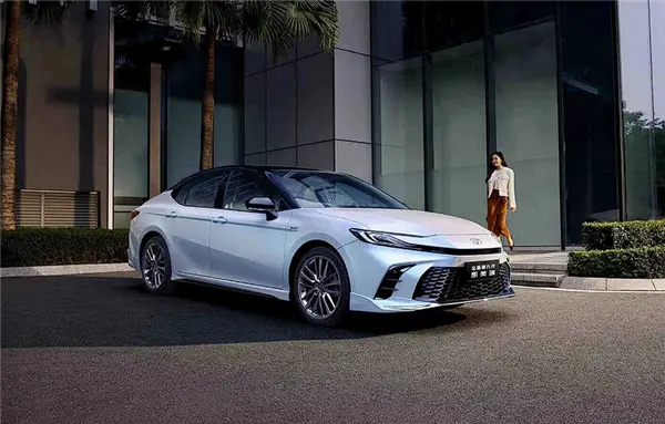 日系普降丰田独涨！2025年在中国卖出超178万辆：实现正增长