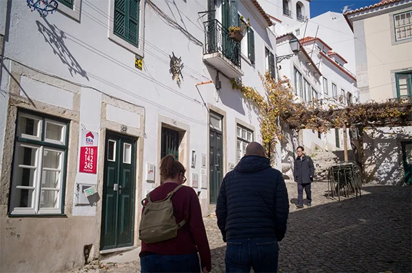 90年来首次，美国人正以创纪录的数量逃离美国