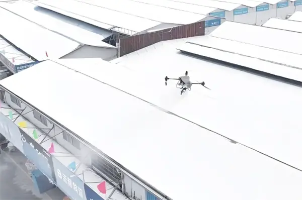 无人机除雪生意火爆 蔬菜大棚需求急剧上升