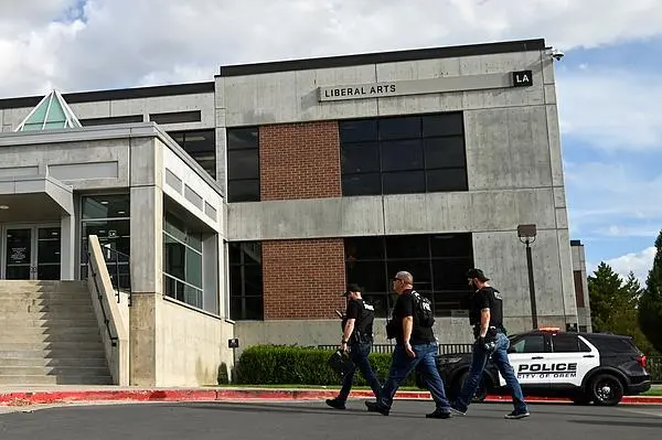 盟友遭暗杀 枪手仍在逃,特朗普:美国遭遇黑暗时刻