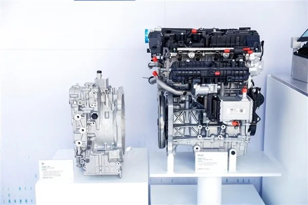 华为自研P1电机实物首次曝光: 发电功率密度高于行业10% 150km/h高速巡航不亏电