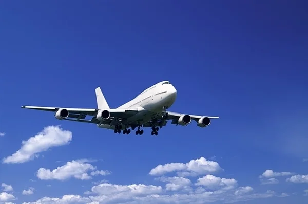 美国一架波音767客机突然返航：原因竟是乘客蓝牙耳机名称