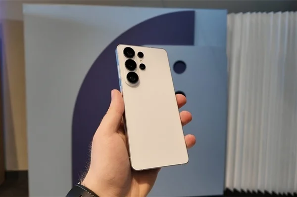 万元机皇越用越难受！三星Galaxy S26 Ultra让用户头晕恶心：直接劝退