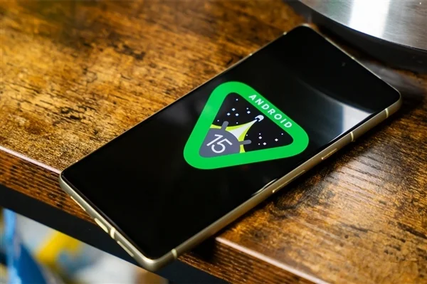 手机圈一直流行晚买享折扣:今年逻辑彻底变了 存储芯片大涨