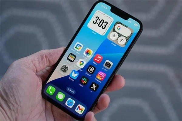 美版iPhone突发大规模宕机：手机状态栏惊现SOS