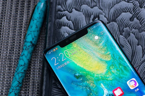 华为Mate 20 Pro：让你重新了解什么是旗舰手机-华为mate20pro系列对比