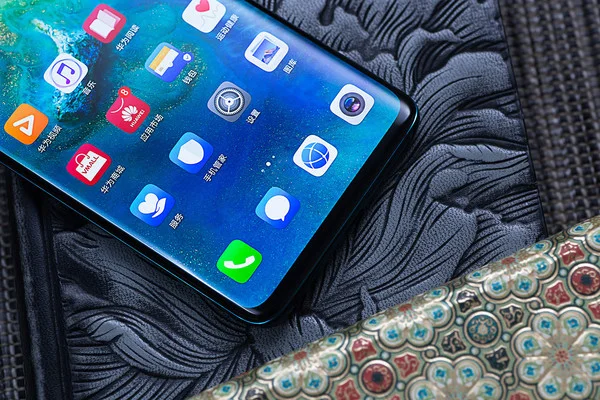 华为Mate 20 Pro：让你重新了解什么是旗舰手机-华为mate20pro系列对比