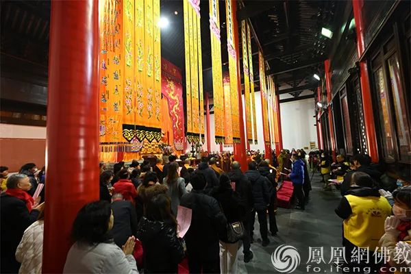新年祈福活动围绕祈福、文化、慈善等要素，引领大众共襄一场缤纷多彩的文化盛宴（图片来源：凤凰网佛教文化 摄影：季利）