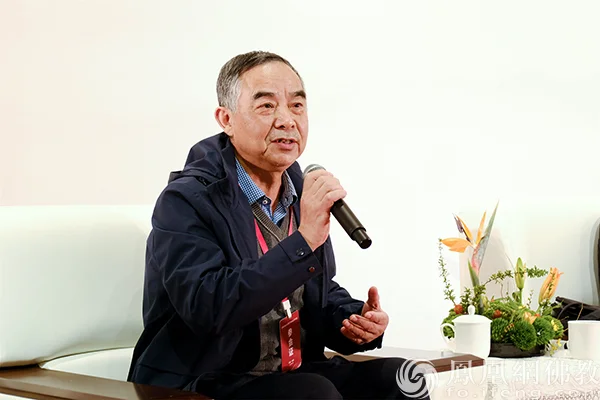 四川大学道教与宗教文化研究所教授、佛教与社会研究所所长段玉明(图片来源:凤凰网佛教文化)