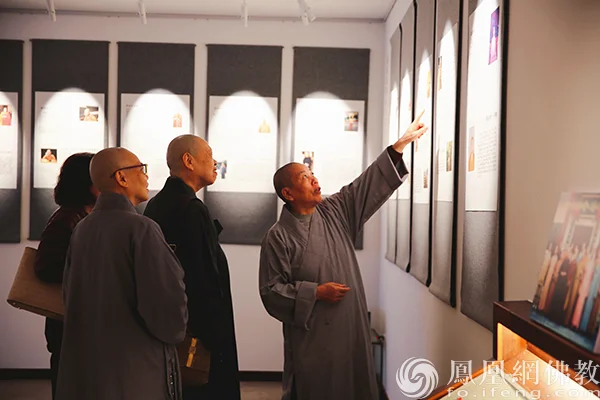 与会嘉宾参观福安佛教历史文化展