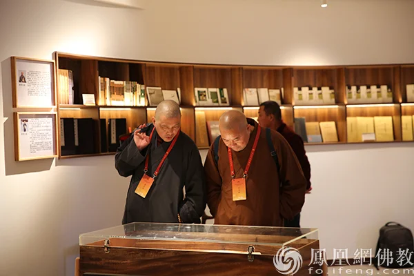 与会嘉宾参观福安佛教历史文化展