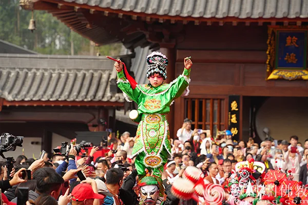 岭南文化的璀璨明珠！非遗甲子英歌舞亮相百花古寺，演绎文化共生