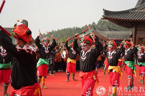 岭南文化的璀璨明珠！非遗甲子英歌舞亮相百花古寺，演绎文化共生