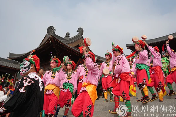 岭南文化的璀璨明珠！非遗甲子英歌舞亮相百花古寺，演绎文化共生
