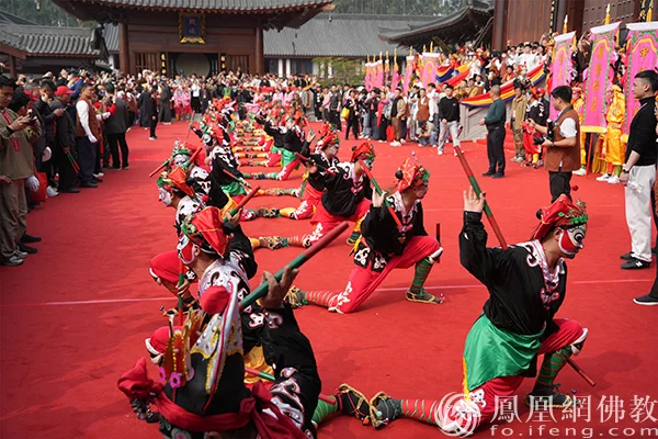 岭南文化的璀璨明珠！非遗甲子英歌舞亮相百花古寺，演绎文化共生