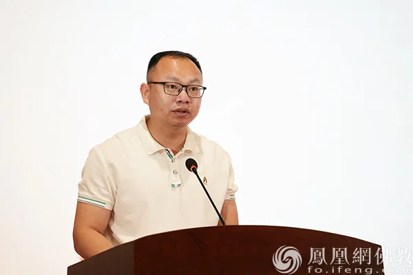 南安市委统战部副部长、市民宗局局长陈鸿杰致欢迎词