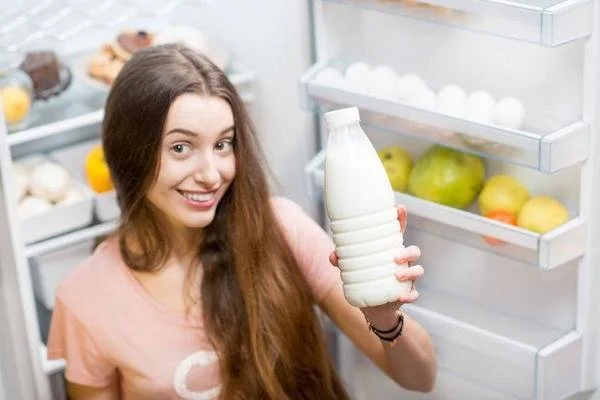　鲜牛奶、纯牛奶、脱脂奶和全脂奶有什么区别？