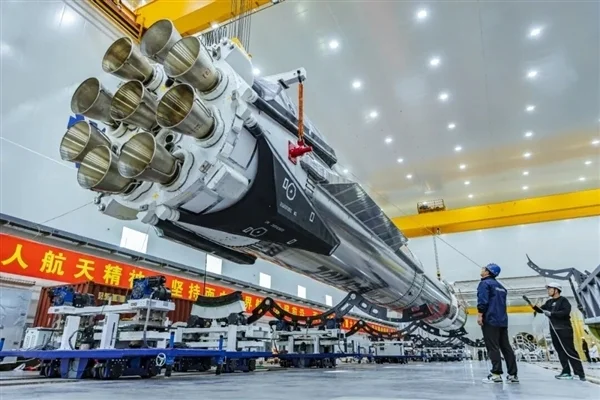 被马斯克盛赞！中国民营液体可回收火箭朱雀三号11月中下旬首飞