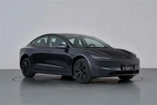 特斯拉Model 3+实车亮相：续航全系最长 有望9月上市(图2)