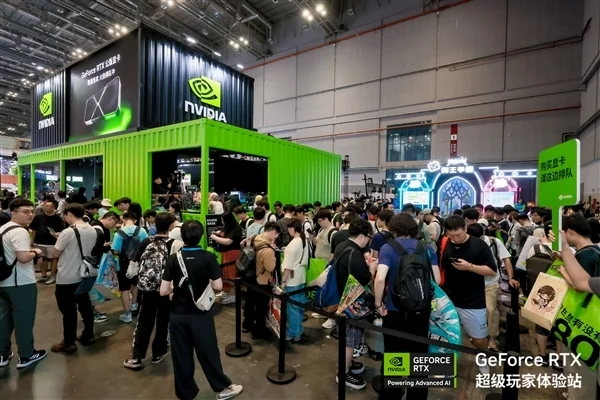 4599元起 RTX 5080/5070公版显卡首次现场发售：中国玩家排长龙抢购
