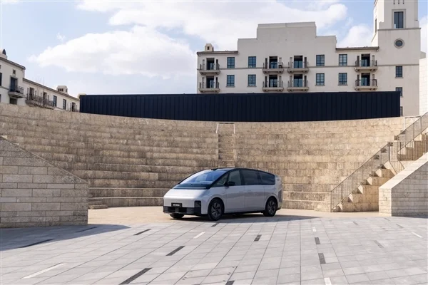 理想高管确认:理想MEGA没有增程版 车头极短 塞不下增程器