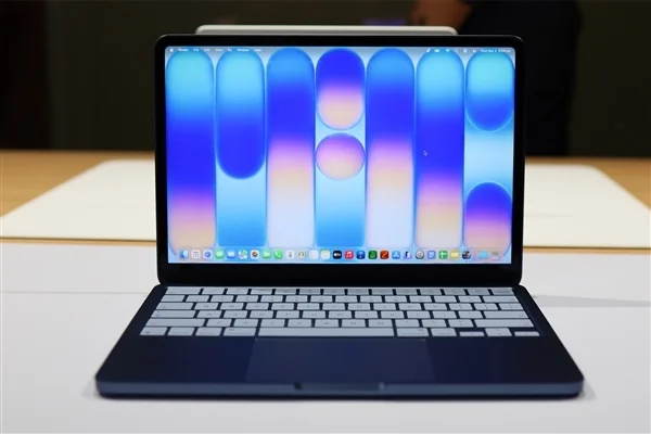 苹果一芯难求!A18 Pro产能不足:MacBook Neo出货量暴降40%