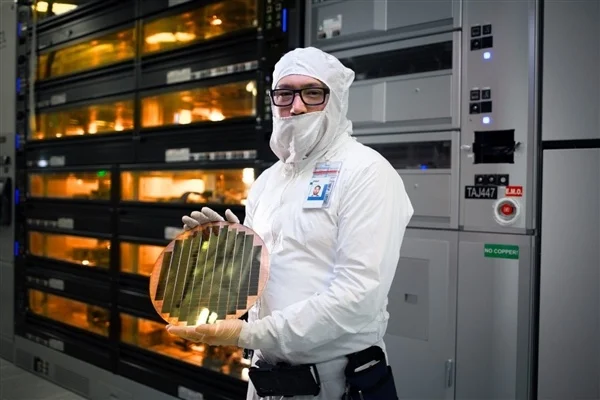 Intel CEO下死命令:CPU良率达不到一律开除 不养混子
