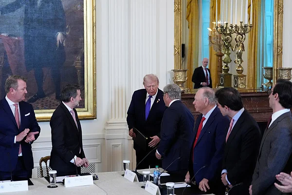 ����ʱ��1��9�գ��׹�������������ͳ������������߹ܿ������ۡ�������ί������ʯ�͡��Ӿ��й�