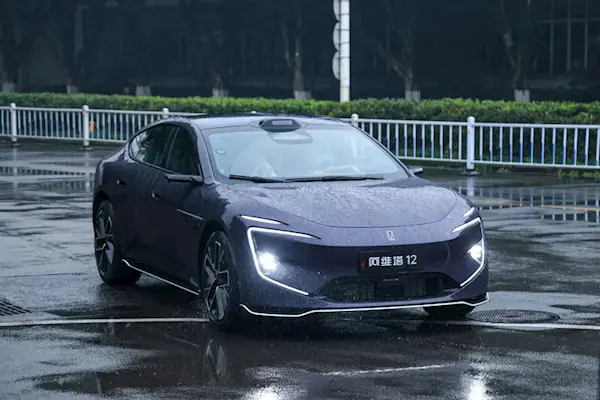 换装车顶激光雷达、后桥标配双电机！全新阿维塔12实车亮相