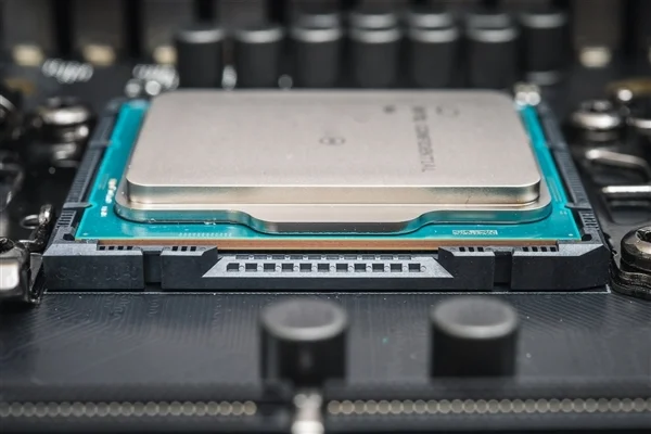 台积电遭殃了!特朗普:让他们垄断芯片生产太丢脸 美国要夺回一切