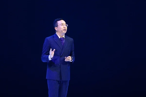 又一手机圈大佬进汽车圈 荣耀前CEO赵明正式出任千里科技联席董事长