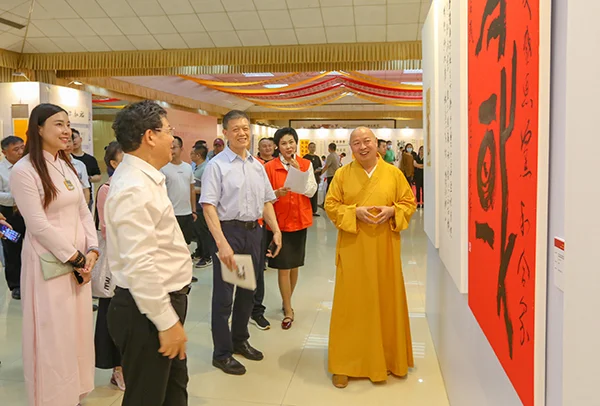 深圳市民族宗教界“深爱祖国 同心同行”书画展在深圳弘法寺举行
