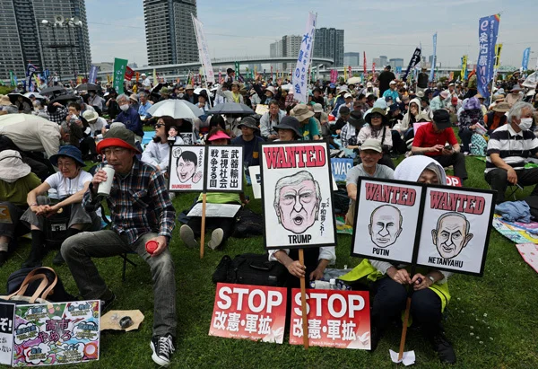 当地时间2026年5月3日，日本东京，日本宪法纪念日当天，大批日本民众聚集举行守护宪法集会，呼吁坚持和平宪法、反对战争与军备扩张。 IC photo