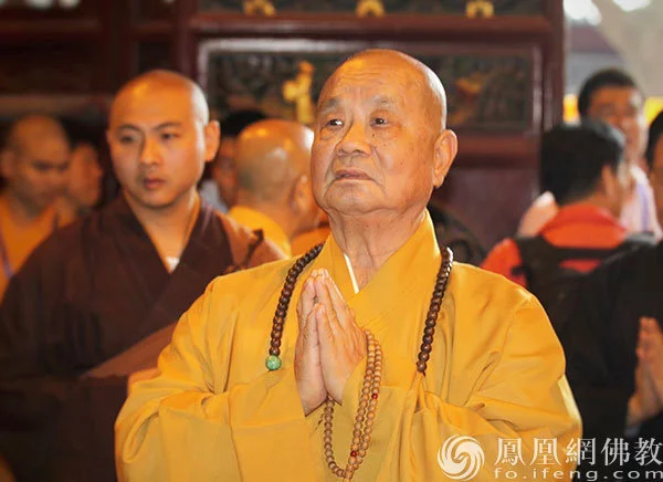 2012年10月，圆宗长老率团赴普陀山朝山寻根（图片来源：凤凰网佛教）